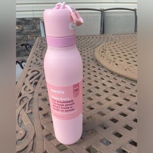 NWT- Owala 24oz FreeSip Twist Insulated Water Bottle in Rose Quartz